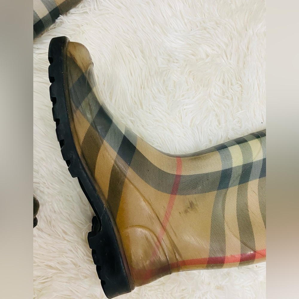 Burberry Rain Boots - Picture 5 of 9
